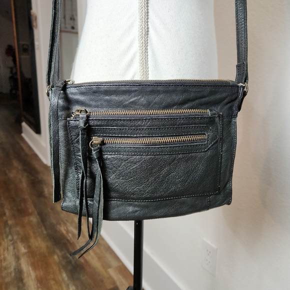 DAY & MOOD PERFECT SIZE BLACK LEATHER CROSSBODY BAG - Picture 2 of 8